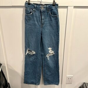 Gently used Levi’s distressed jeans